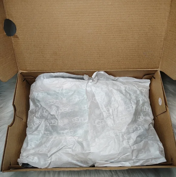 UGG Girls Caplan Slip-On Shoes - Picture 9 of 10